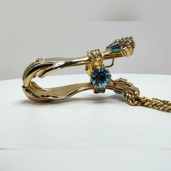 Vintage 1950 Bylle Co Clasped Hands Glove Holder Clip *Gold/Blue* EUC - Picture 15 of 17